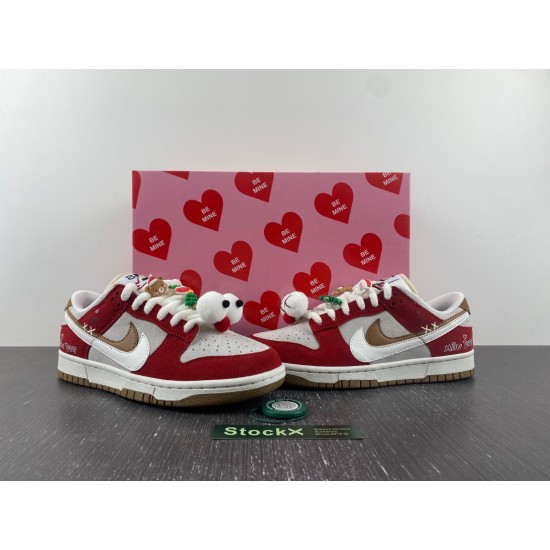 Nike Dunk Low SE Merry Christmas DO9457-112