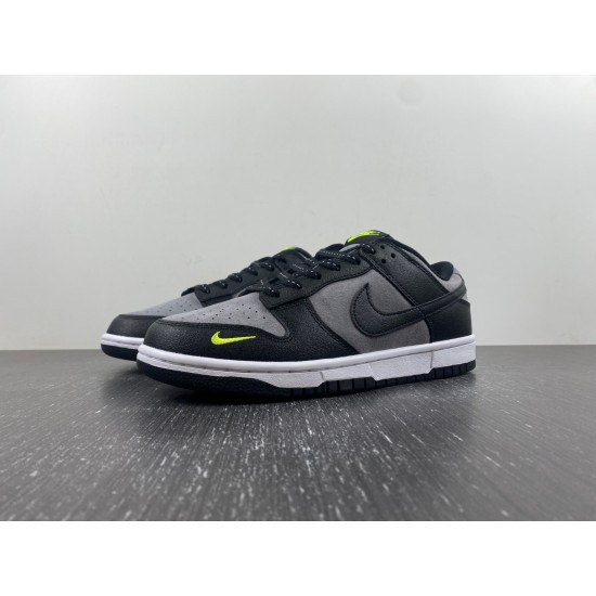 Dunk Low 'Black Grey Green Strike' - FQ2205 001