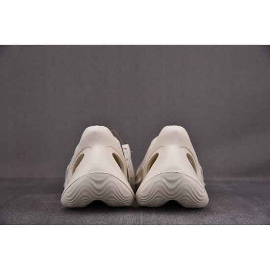 YEEZY FOAM RUNNR ARARAT G55486