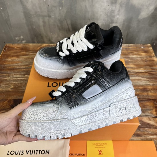 L0uis V*1t*on Sneaker - LL082