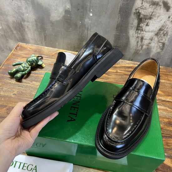 B0T*EGA VENE*A LOAFERS BV007