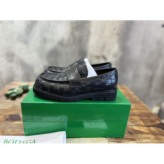 B0T*EGA VENE*A LOAFERS BV005