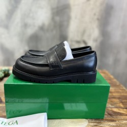 B0T*EGA VENE*A LOAFERS BV004