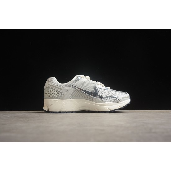 Nike Zoom Vomero 5 Photon Dust Metallic Silver FD0884-025