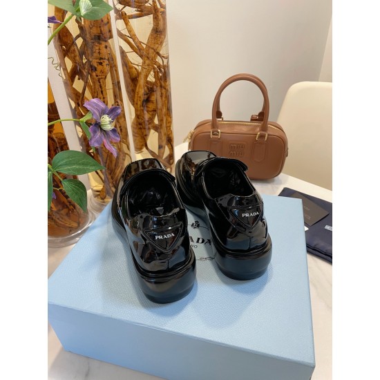 PRAD@ LEATHER SNEAKERS - PA036