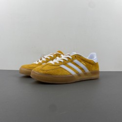 Wmns Gazelle Indoor 'Orange Peel Gum' - HQ8716