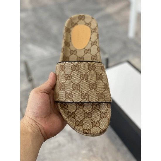 GUCCI SLIDES