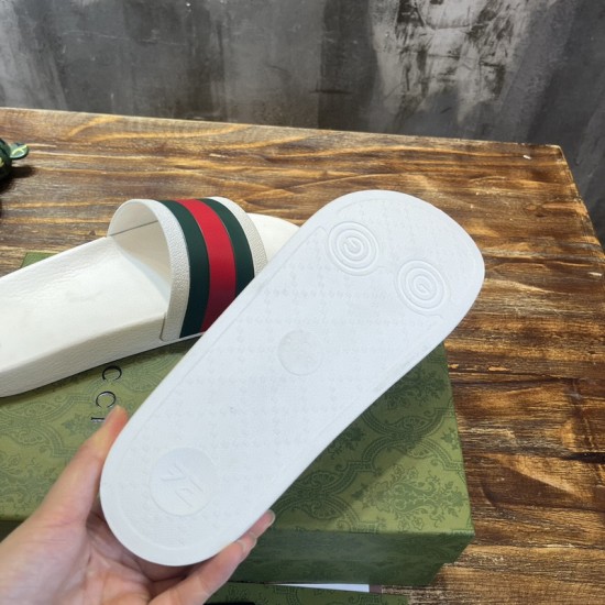 GUCCI SLIDES