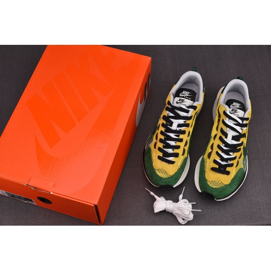 SACAI X NIKE VAPORWAFFLE “TOUR YELLOW” CV1363-700