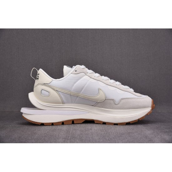 SACAI X NIKE VAPORWAFFLE DD1875-100