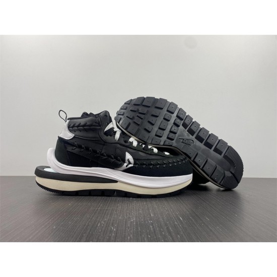 NIKE VAPORWAFFLE SACAI JEAN PAUL GAULTIER BLACK WHITE DH9186-001