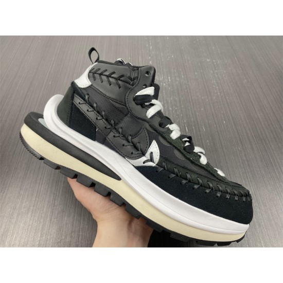 NIKE VAPORWAFFLE SACAI JEAN PAUL GAULTIER BLACK WHITE DH9186-001