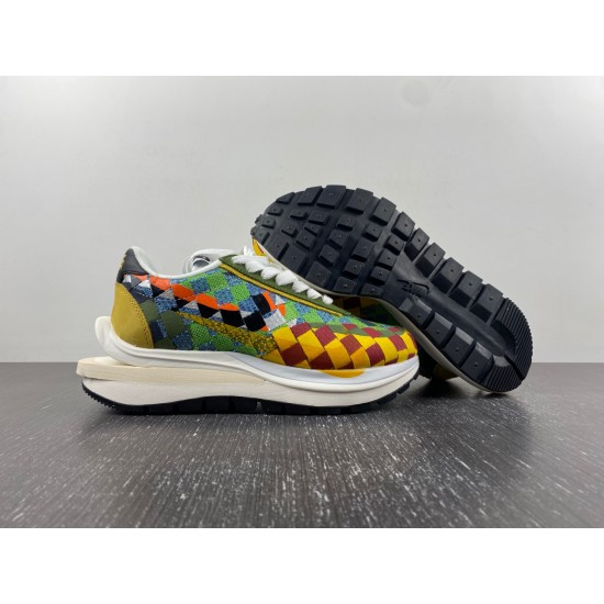 NIKE LDVAPORWAFFLE MIX / SACAI LOW “GREEN GUSTO” DR5209-300